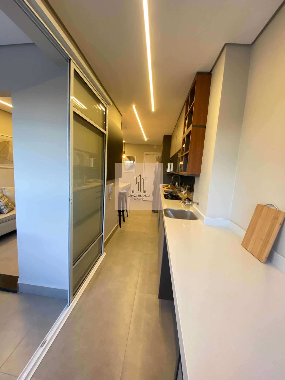 Venha morar com conforto e sofisticação no bairro Jd São Carlos em Sorocaba. São 3 dormitórios e 2 vagas cobertas - Graziella Blanco Imóveis