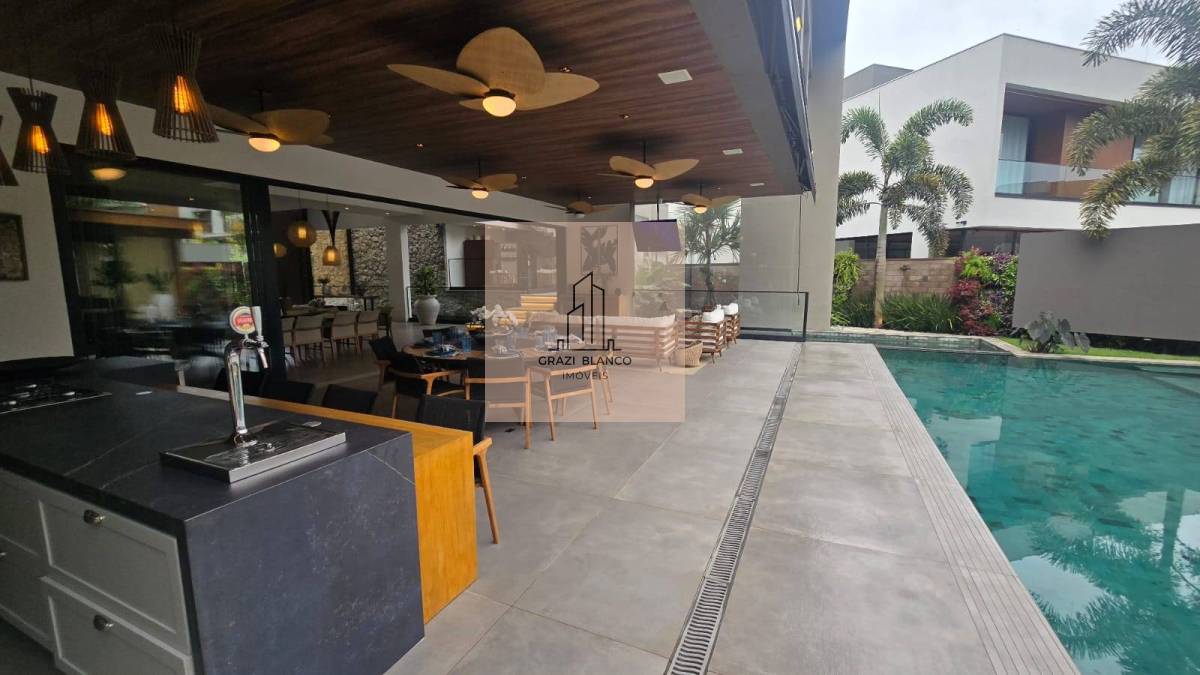 Belíssima mansão em Riviera de São Lourenço, litoral norte de São Paulo - Graziella Blanco Imóveis