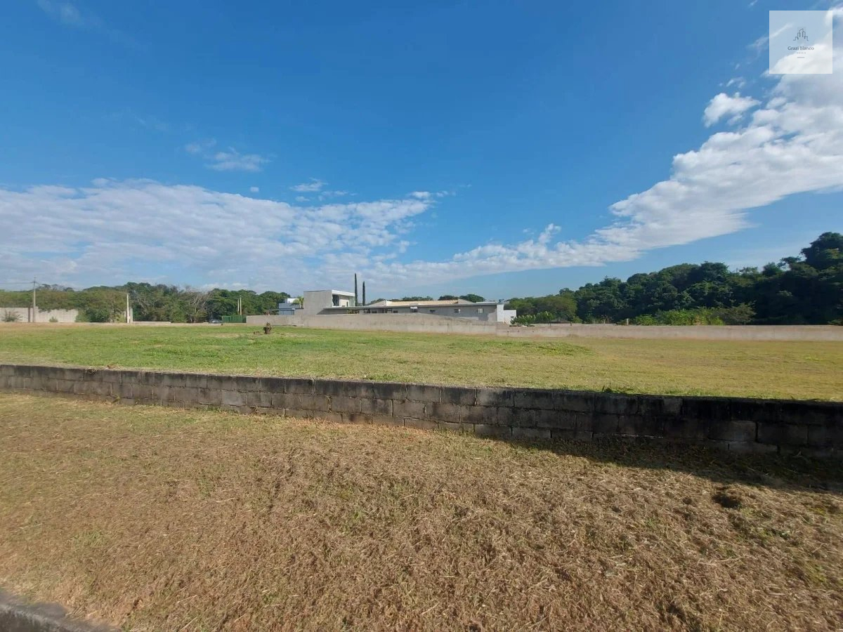 Belíssimo terreno com 1.120 m² no Cond. Villa Toscana - Graziella Blanco Imóveis