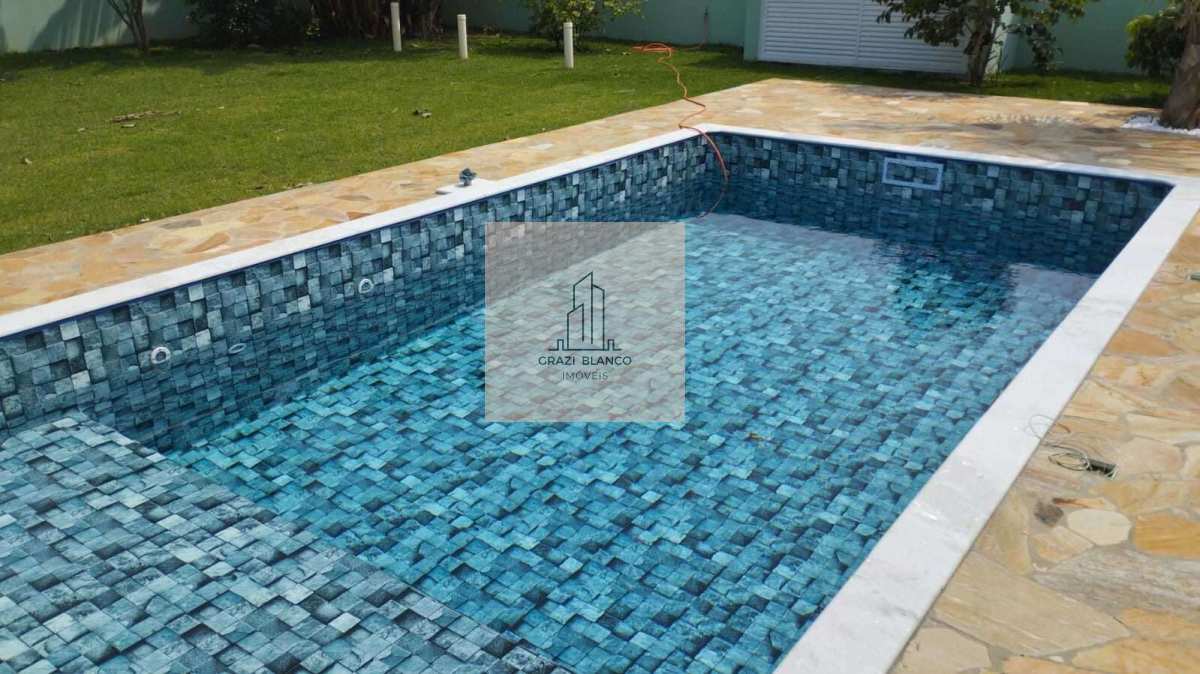 Casa de condomínio à venda, no Condomínio Village da Serra,  em Araçoiaba da Serra, Campo do Meio, com 3 quartos, 800 m² de terreno - Graziella Blanco Imóveis