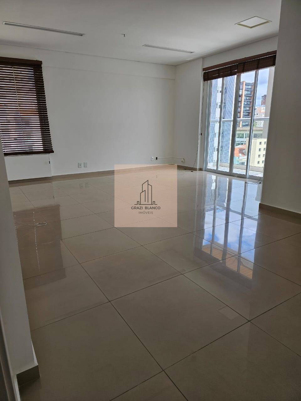 Sala comercial à venda, no Edifício Infinity Campolim Office, com 40m² - Graziella Blanco Imóveis