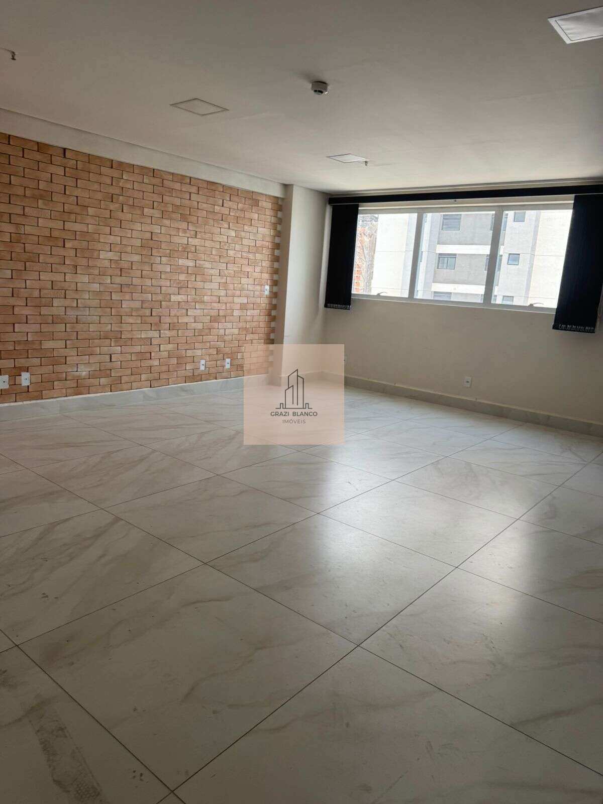 Sala comercial para alugar em Votorantim, Edifício Dubai Business Center, 44,50m² - Graziella Blanco Imóveis