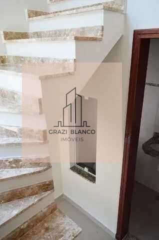 Sobrado em Condomínio no Bairro São Carlos – 2 Suítes e Excelente Localização - Graziella Blanco Imóveis