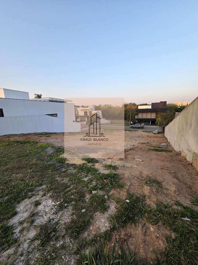 Terreno em à venda, no Condomínio Alphaville Nova Esplanada, 561,16m² - Graziella Blanco Imóveis